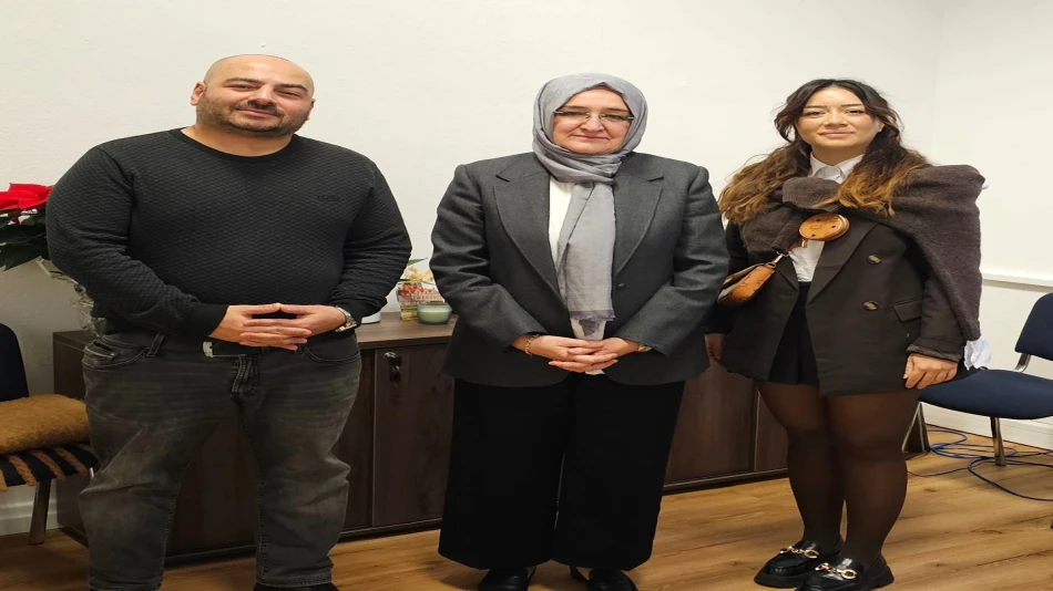                                                                                 T.C. Köln ve Düsseldorf Aile ve Sosyal İşler Ataşesi, Psikolog Sayın Rukiye Sancar'ı Köln Başkonsolosluğu makamında ziyareti
                                                                                
